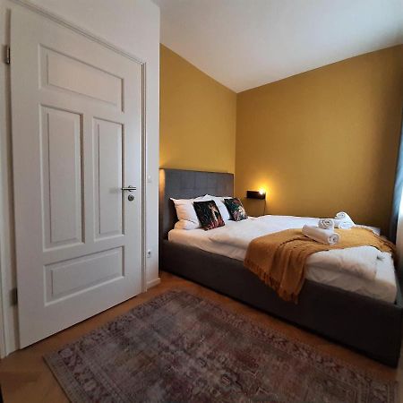 Apartment 4-6 Personen I 80Qm I Altstadt I Dachterasse I Parkplatz Straubing Bagian luar foto
