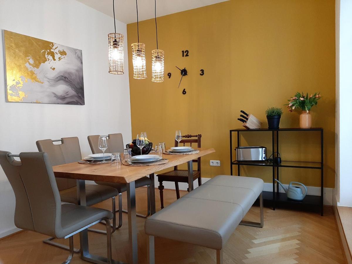 Apartment 4-6 Personen I 80Qm I Altstadt I Dachterasse I Parkplatz Straubing Bagian luar foto