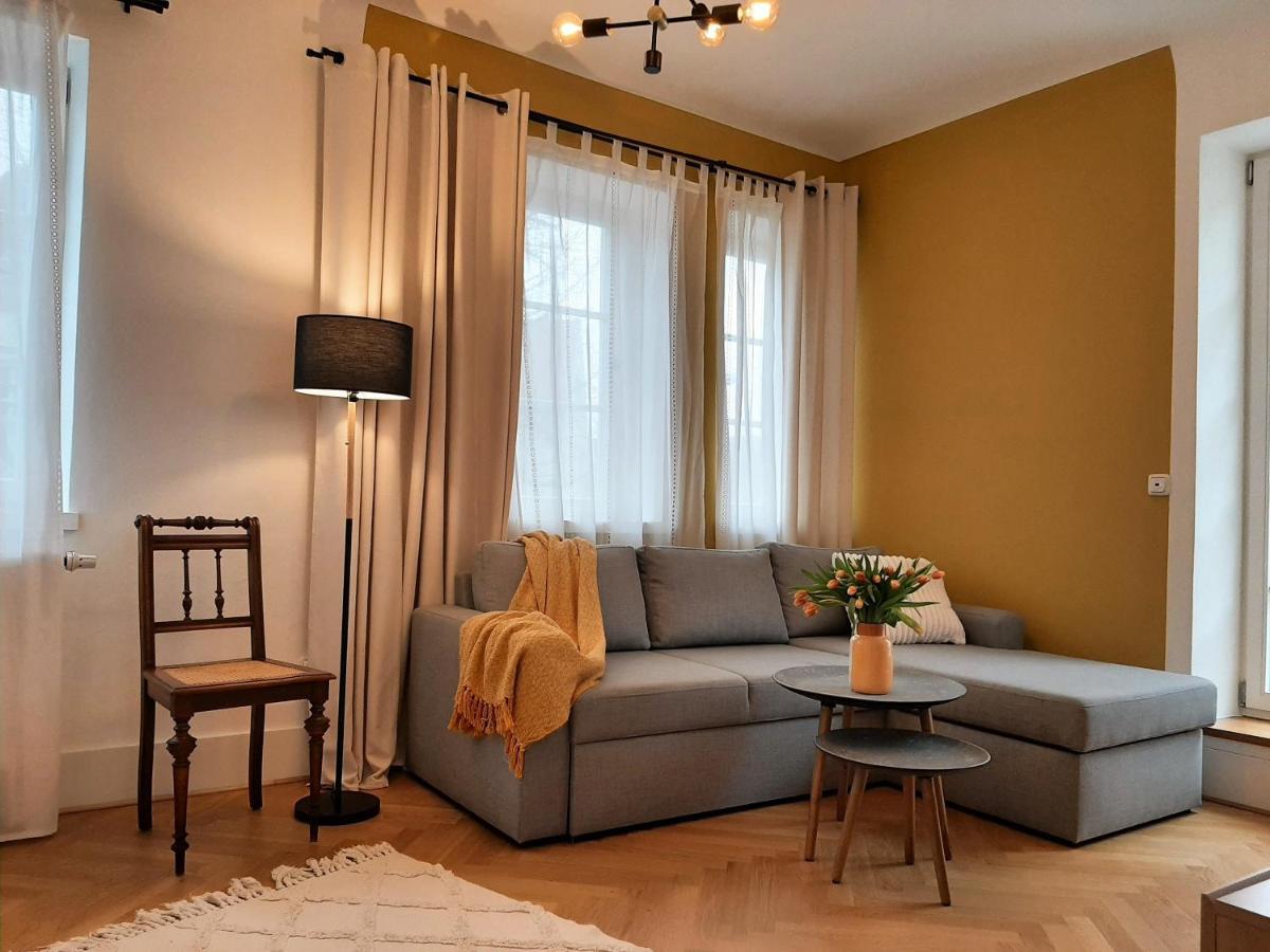 Apartment 4-6 Personen I 80Qm I Altstadt I Dachterasse I Parkplatz Straubing Bagian luar foto